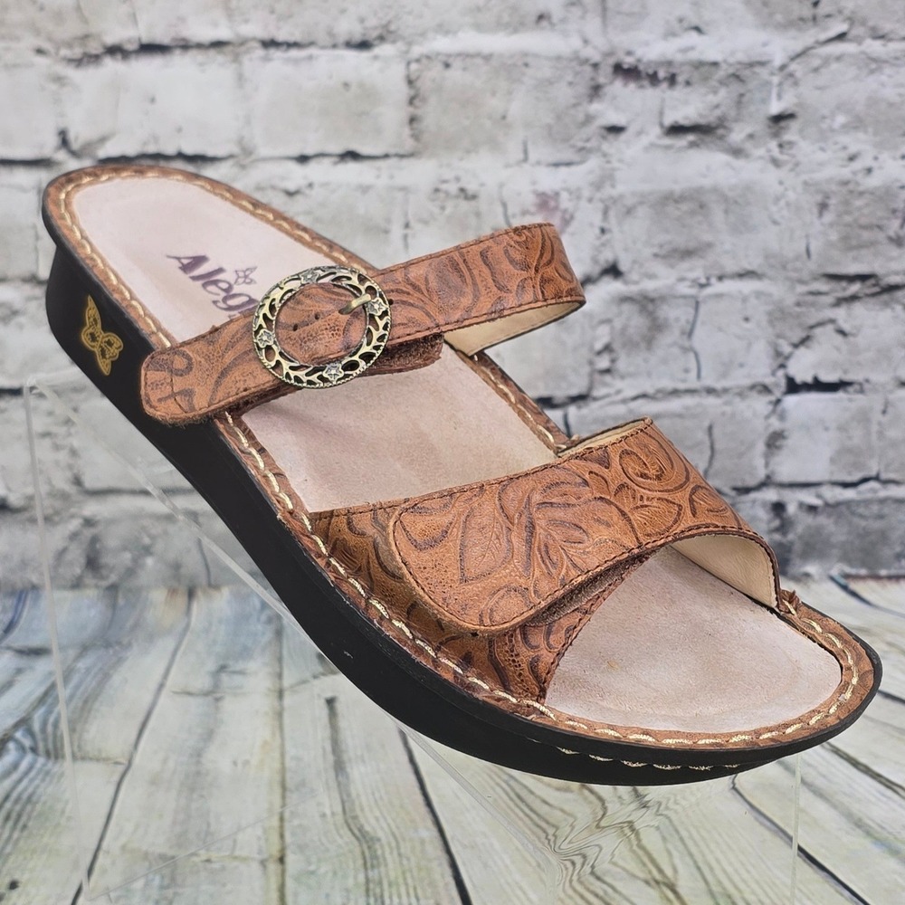 Alegria Karmen Sandals 41 Women 10.5 Brown Leather Floral Embossed Comfort Wedge